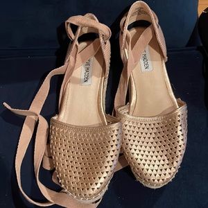Steve Madden Ramona Rose Gold Espadrille Size 6 EUC